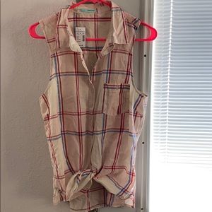 Maurice’s sleeveless button down